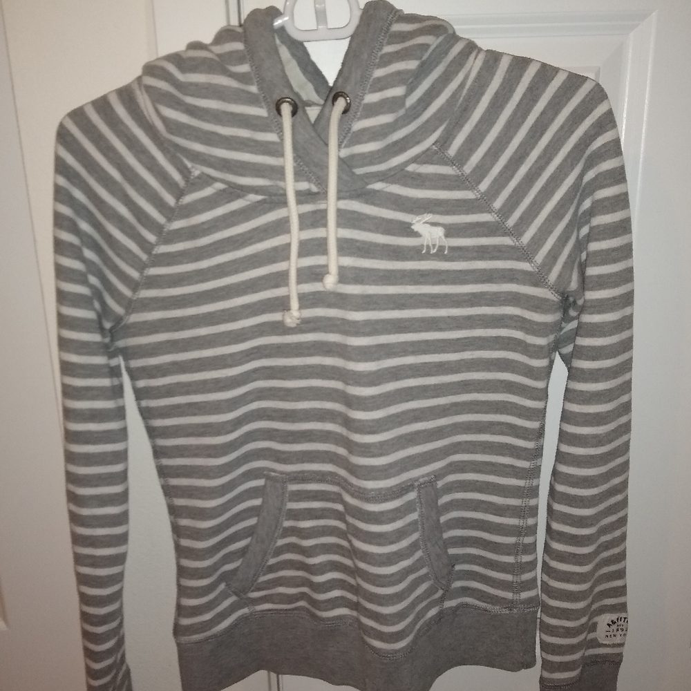 Abercrombie & Fitch Sweater
